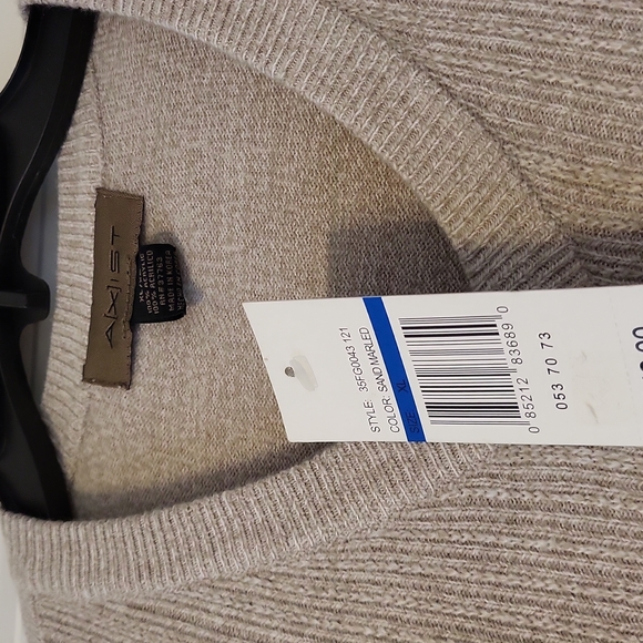 Sweater - Picture 3 of 3